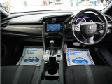 とても握りやすいステアリング!運転手の気持ちがそのまま伝わるかのような反応をしてくれます!小物入れや各ボタンの配置にこだわり、とても使いやすいです !視認性も良好なのでロングドライブもお任せ下さい!