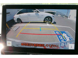 バックガイドモニターで、後方を確認しながら安心して駐車することができます。運転初心者も熟練者も必須の機能ですよ!
