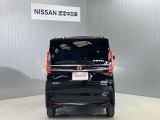 プライバシーガラスで夏場も涼しく、室内の保護にもなりますね