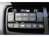 運転席と助手席の温度設定の変更が可能な左右独立タイプのデュアルエアコンです♪♪♪暑がりな人・寒がりな人も誰もが車内を快適にお過ごしいただけます♪♪♪
