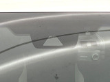 【プリクラッシュセーフティ】前方の車両等を検知し、衝突しそうな時は警報で注意を促し、ブレーキを踏む力をサポート。ブレーキを踏めなかった場合は衝突被害軽減ブレーキが作動、衝突回避をサポートします。