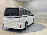全車1年間の走行距離無制限のロングラン保証付きです。また、さらに安心をお求めの方には1年〜2年の保証延長ができる「ロングラン&alpha;保証」(有償)もお選びいただけます。