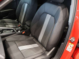 スタンダードシート/デビュークロス/フロントシート電動調整機能/シートヒーターフロント/ランバーサポート 4ウェイ (フロント)/デコラティブパネル ボルケーノグレ-