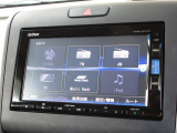 ナビゲーションは純正メモリーナビ(VXM-185VFi)を装着しております。AM、FM、CD、DVD再生、Bluetooth、音楽録音再生、フルセグTVがご使用いただけます。
