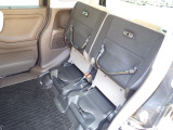 ◆チップアップ&ダイブダウン機構付【ULTR SEAT】は後席座面を左右分割で跳ね上げることができます。トランクで積載できない背の高い荷物をラクラク収納できます。ホンダ車ならではの人気装備です。