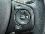 ◆アダプティブクルーズコントロール◆予め設定した車速内でクルマが自動的に加減速。前走車との適切な車間距離を維持しながら追従走行します。【LKAS】車線維持支援システムでステアリング操作を支援。