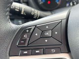 ステアリングスイッチ付きで手元でオーディオ操作可能です♪各設定もこちらのスイッチでできます