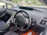 室内は広々しています。当社では、ご納車前に全車室内クリーニング・除菌を無料で行います。