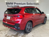 BMW xDriveの魅力は、走行状況と路面状況の変化をリアルタイムに把握し、4輪のトラクションを絶えず最大限に保つことで、どんなコンディションにおいても揺るぎない走りを実現させてくれます。