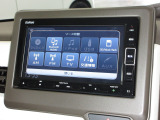 ナビゲーションは純正メモリーナビ(VXM-224VFi)を装着しております。AM、FM、CD、DVD再生、Bluetooth、音楽録音再生、フルセグTVがご使用いただけます。