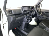 見通しのよいすっきりとした視界で、誰でも運転しやすいです。運転のしやすさは疲れにくさにも繋がりますよ♪
