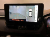 スタイリッシュなデザインのインパネ。各操作スイッチは使いやすい位置に配置されてます。