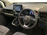 分かりやすく操作しやすい運転席まわりです☆
