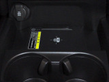 置くだけでワイヤレスで充電可能です。