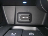 【充電用USB端子】デバイスの充電に便利です。※実際の接続端子は写真で確認or店舗までご気軽にお問合せください♪