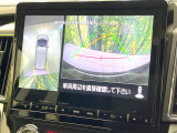 【マルチアラウンドモニター】専用のカメラにより、上から見下ろしたような視点で360度クルマの周囲を確認することができます☆死角部分も確認しやすく、狭い場所での切り返しや駐車もスムーズに行えます。