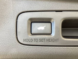 キーレスや運転席のスイッチでテールゲートを自動開閉でき、開く高さも設定可能です。