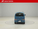 後方視界は、大きなバックドアガラスを採用し、十分確保されています。この車には、リヤセンサーが付いています。ご安心ください。バックカメラは付いていません。