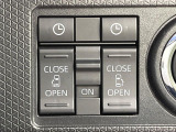 【両側パワースライドドア】スマートキーや運転席のスイッチで後席両側スライドドアの開閉が可能♪電動だから力を入れてドアを開ける必要が無く、小さなお子様でも簡単に開け閉めでき快適です♪