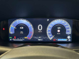 メーター中央にはマルチビューディスプレイ。車両に関するさまざまなデータをスクロールしてフルカラーで確認できます。