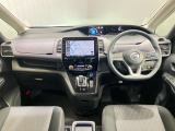 全方位で視界が広い。気持ちがよくて、運転もしやすい。1列目から3列目まで、すべての席がゆったりと座れるスペシャルシートです♪