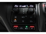 運転席と助手席の温度設定の変更が可能な左右独立タイプのデュアルエアコンです♪♪♪暑がりな人・寒がりな人も誰もが車内を快適にお過ごしいただけます♪♪♪