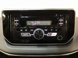 ダイハツ純正、AUX端子付CDチューナーが装備しております。好きな音楽をお楽しみになりながらお出かけください。また、バージョンアップしてオプションでナビ装着も可能ですよ♪
