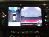 上から見下ろしているような映像で駐車をサポートするアラウンドビューモニターと、安心のバックモニター付き!駐車が苦手な方でも安心ですね♪