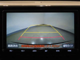 【バックモニター】後ろのカメラの映像がモニターに映し出されるので、後方の見えない死角や、障害物との距離などもしっかり安全確認することができます!