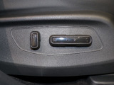 【パワーシート】メモリー機能付きパワーシート装備車です。電動でシートが動きます、高級感がありとても便利な機能です!