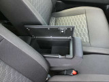 運転席廻りの画像です。操作性と安全面に考慮したつくりとなっています。