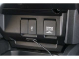 スマートフォンなどの音楽再生が可能なUSB接続ジャック装備車両です♪♪♪