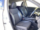 シートはフィット性も良く、楽な運転姿勢を保てます。