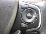 Hondaセンシングの機能のひとつ、アダプティブクルーズコントロール付!アクセルから足を離しても設定したスピードと前車との車間を保ち走行してくれます!車線維持もアシスト☆高速道路で疲労軽減ですね☆
