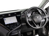 ★使いやすさや安全性を追求したステアリング周り!高級車ゆえにスイッチ類が多いのも特徴ですね!考え尽くされた配置ですぐに使いこなす事が出来ますのでご安心下さい!是非、体感してみて下さい!!