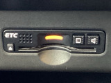 ETC車載器付。ETCが使用可能な道路通行料はキャッシュレスでスマートに走行できます。再セットアップして納車致します。