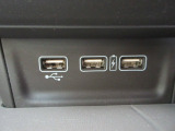 便利なUSBジャックも付いており、急速充電に対応しております。
