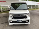お客様に安全で快適なカーライフをお送りいただくために、中古車にも高いレベルの品質基準を設け、その基準に従って、全ての中古車について納車前整備を実施しています。