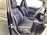 シートはフィット性も良く、楽な運転姿勢を保てます。
