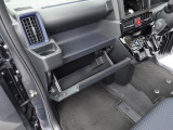 愛知ダイハツではお車をご購入頂いた後が本当のお付き合いのスタートだと思っています。 ですので定期点検や車検もお得なパックをご用意してお客様に頼りにされるダイハツディーラーを目指しています☆