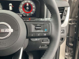 高速道路でアクセル、ブレーキ、ステアリングをサポートするプロパイロットが付いてます。