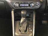 温度を設定すれば、自動で車内の温度管理をしてくれる優れものです♪ATミッションで運転楽々