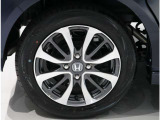 ◆純正のアルミホイールです!純正のいいところは車のデザインに合わせてアルミもデザインされていますので、相性がよく見た目も格好いいです。走行安定性も優れていますよ!◆