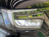 【LEDヘッドライト】悪天候や夜間走行時も良好な視界を確保し安心して運転できる高輝度LEDヘッドライトを装備!点灯速度が早く、消費電力も抑えられています。
