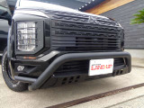 カスタム車、フロントグリル・バックロゴマットブラック仕様、前後バンパーガード JAOS製サイドステップ・オーバーフェンダー、社外16インチ、グッドリッチATタイヤ、前後レンズガード