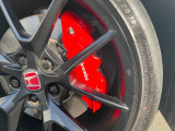 【ブレンボ製キャリパー】ハイパワー車両には強力なブレーキが必須!世界のスーパーカーにも採用されるイタリアの高級メーカー「ブレンボ」を装着!色鮮やかなキャリパーがスポーティな印象を引き立てます♪