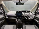 全方位で視界が広い、気持ちがよくて運転がしやすいインテリア