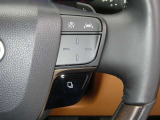 【レーダークルーズコントロール】(全車速追従機能付)付きです。車速に応じて追従支援してくれるので、ロングドライブも快適です。詳細は販売店スタッフまでおたずねください。