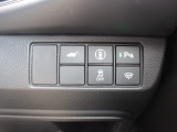 VSA(Vehicle Stability Assist)が装備!!VSAはコーナリング時の横滑りを抑制する機能と車両の急激な挙動変化を抑える機能で、安定した走行を実現していいます!!