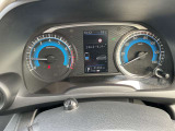 昼夜を問わず視認性に優れたファインビジョンメーター採用、各種の車両情報や航続可能距離・燃費情報なども表示する4.2インチ液晶ドライブアシストディスプレイ搭載です。
